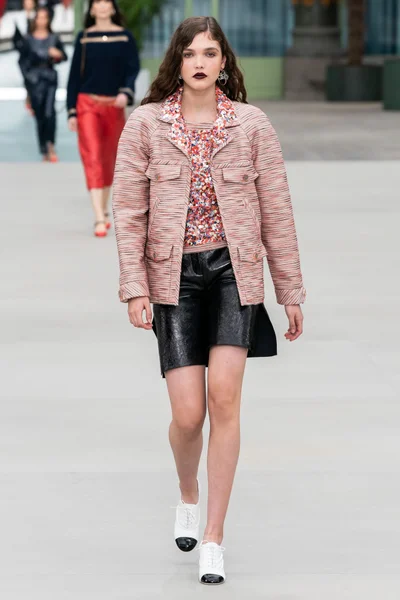 Look 32